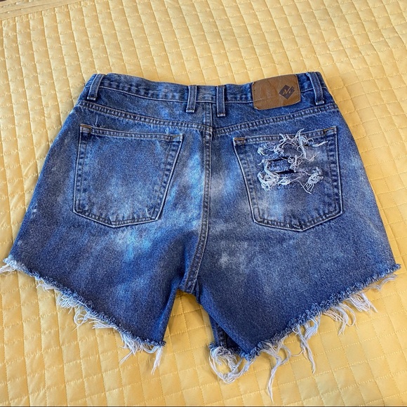 Unisex Distressed & Bleached CutOff Short Shorts - Picture 5 of 6